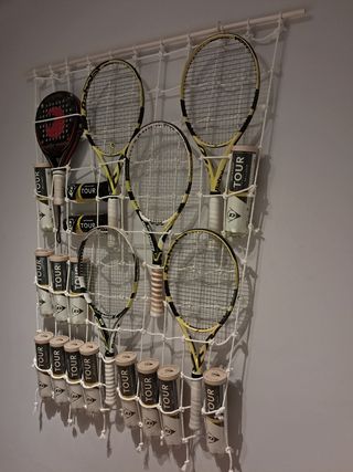 Soporte de pared para raquetas de tenis