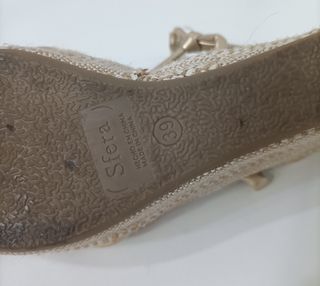 Sandalias cuña doradas Sfera talla 39