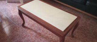 Mesa de centro de madera y cristal