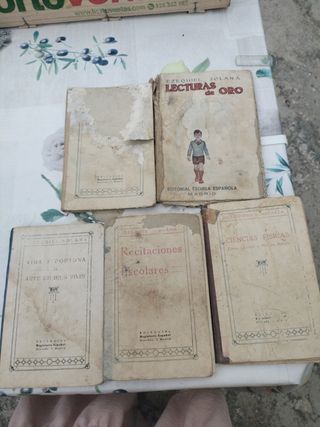 Lote de 5 libros antiguos, de Ezequiel Solana