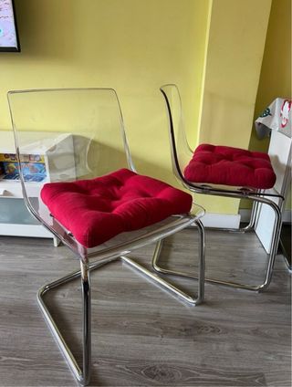 Mesa extensible y 6 Sillas Transparentes