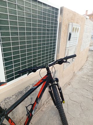 Bicicleta de montaña BH SPIKE
