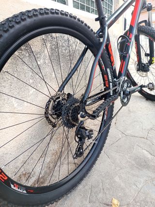 Bicicleta de montaña BH SPIKE