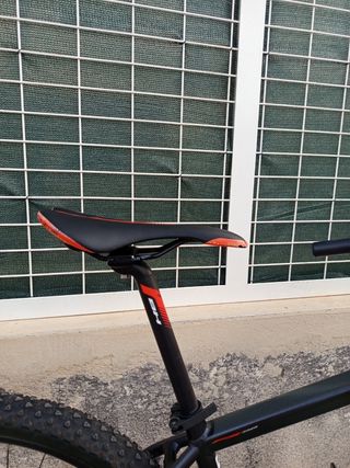 Bicicleta de montaña BH SPIKE