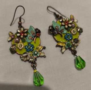 Pendientes artesanales de joyería
