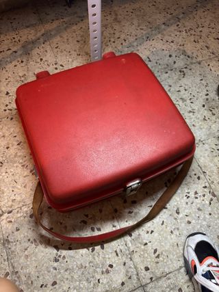 Máquina de escribir Consul vintage roja