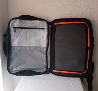 Mochila Bange Multifuncional Negra con etiqueta 