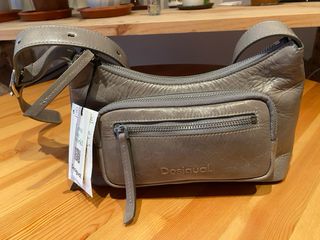 Bolso de piel marca Desigual 
