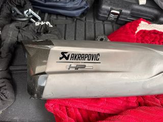 Escape Akrapovic S1000rr HP.