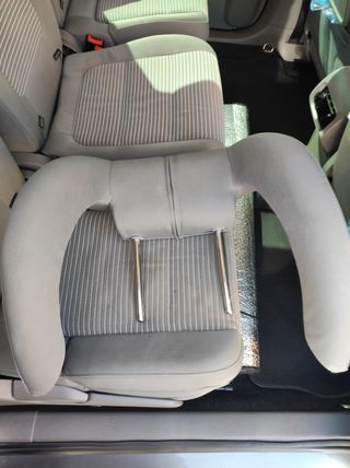 Dos reposacabezas infantiles Seat Alhambra.