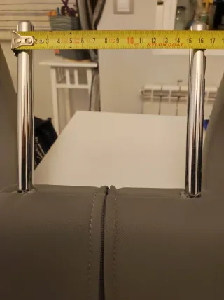 Dos reposacabezas infantiles Seat Alhambra.