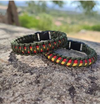 Pulsera Paracord Hecha a Mano.