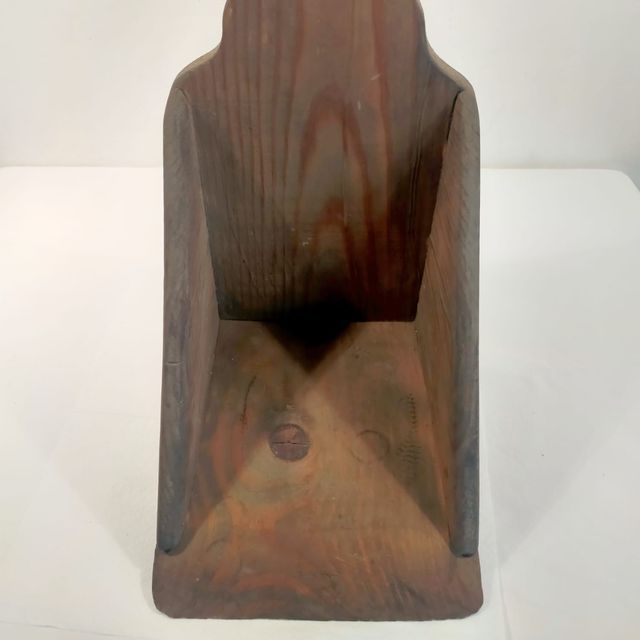 Pan de lixo de madeira antiga