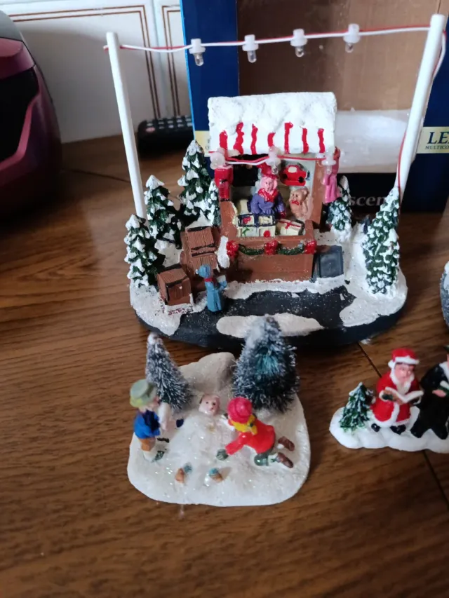 Decorações de vila de Natal com luzes