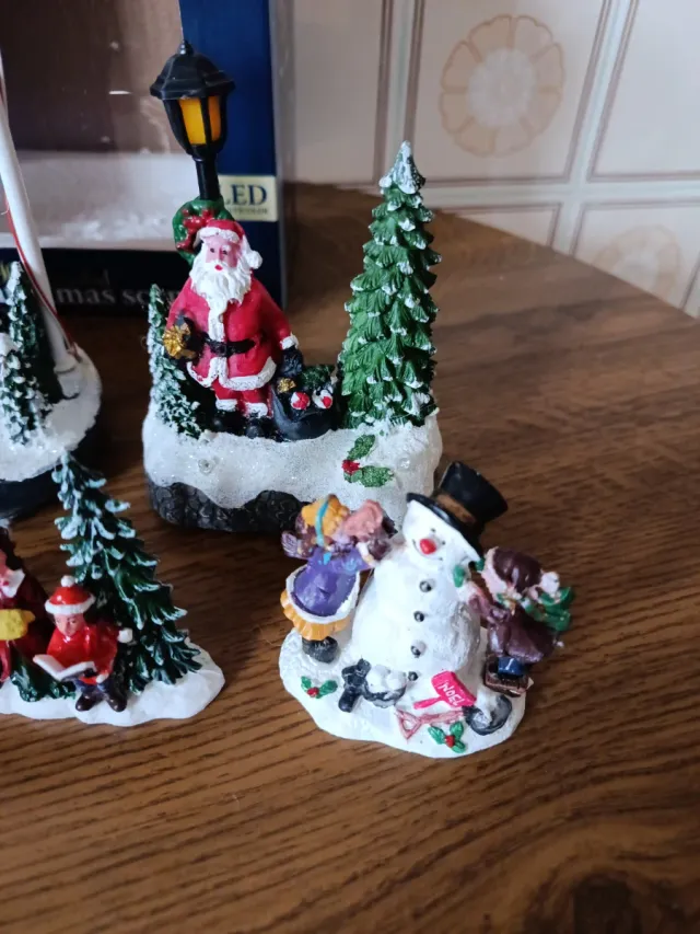 Decorações de vila de Natal com luzes