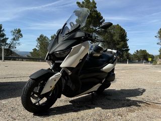 Yamaha Xmax 300