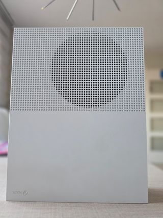 Xbox One S in bianco