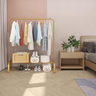 Perchero Metálico Dorado 110cm con Zapatero