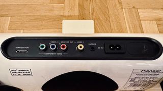 Base de Sonido Pioneer año 2010
Incluye adaptador 