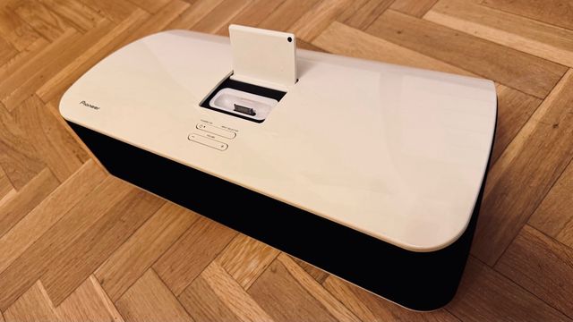 Base de Sonido Pioneer año 2010 Incluye adaptador