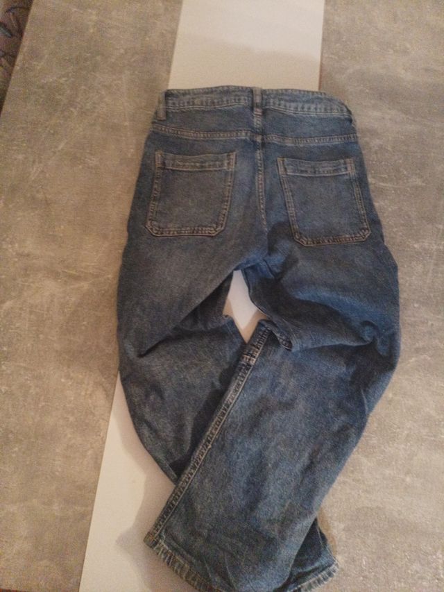 Pantalones vaqueros desgastados