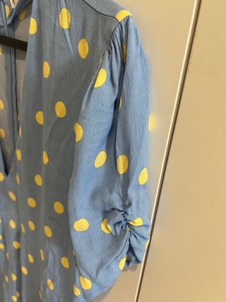 Mono corto Mango lunares azul y amarillo Talla M