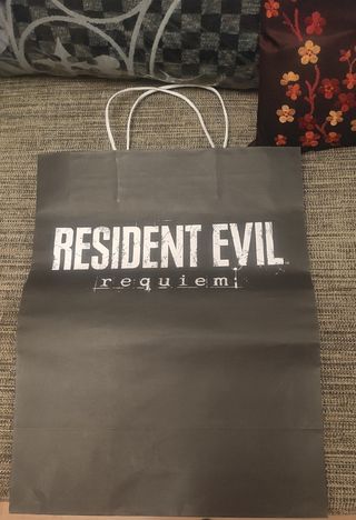 Resident Evil Requiem Bolsa Promo Gamescom 2025