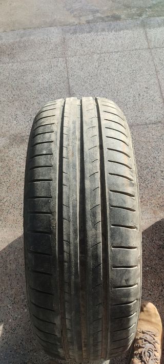 Dos Neumáticos al 90% medidas 
195/65R15 91V