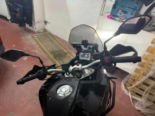 Voge 500ds Septiembre 2021, A2, con maleta y defen