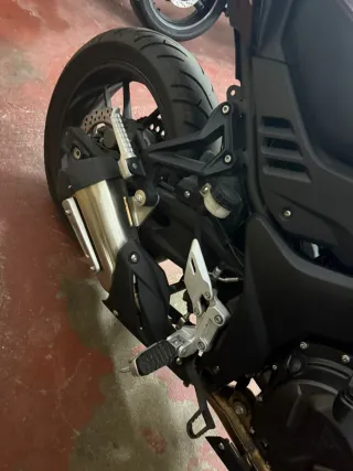 Voge 500ds Septiembre 2021, A2, con maleta y defen