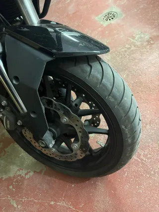 Voge 500ds Septiembre 2021, A2, con maleta y defen