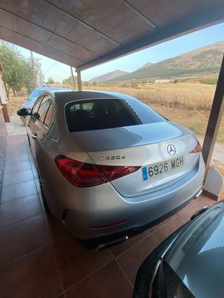 Mercedes-Benz C220 2023