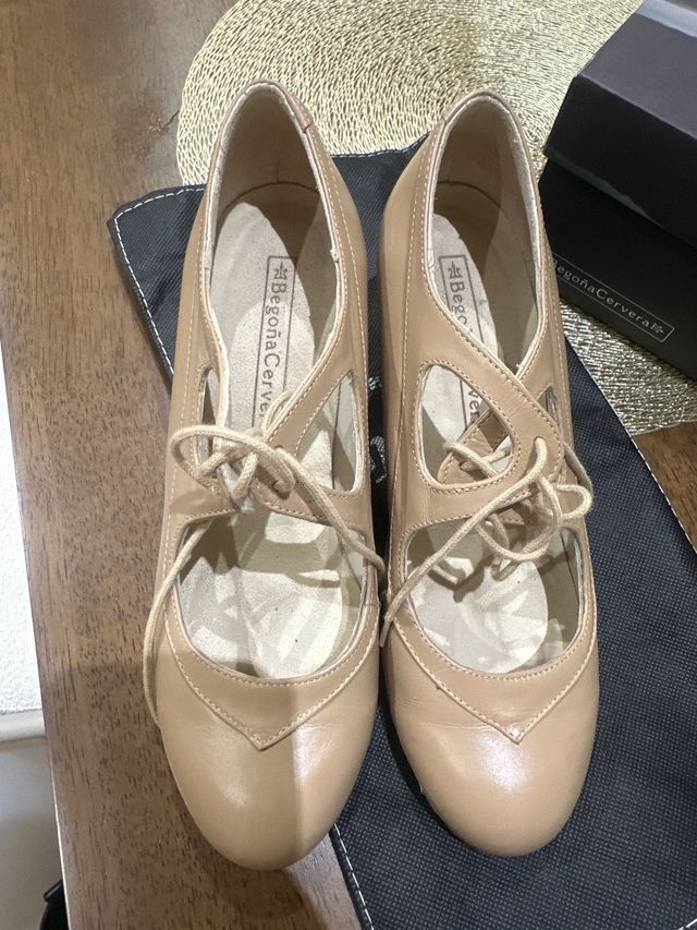 Zapatos Begoña Cervera Beige Nuevos