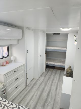 Caravana Burstner Club 480 + Parcela