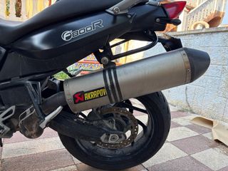 Escape Akrapovic BMW F800R con dB killer