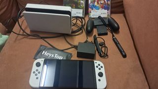 Nintendo Switch OLED bianco