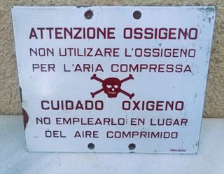 Antiguo cartel esmaltado.