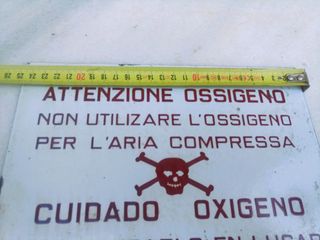 Antiguo cartel esmaltado.