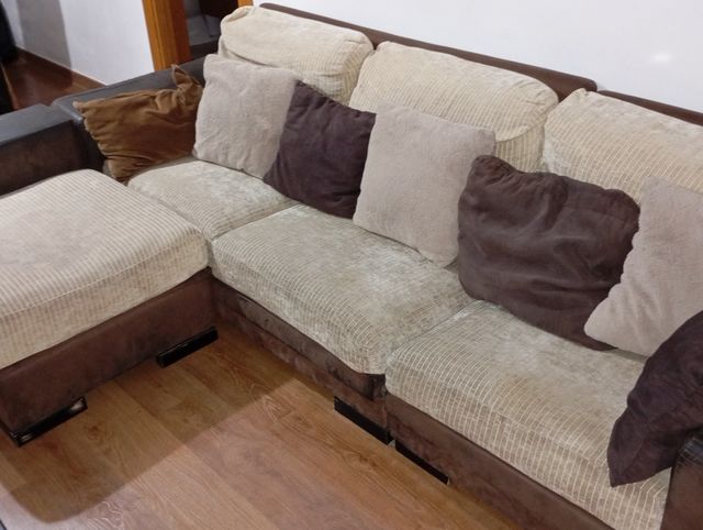 Sofá Chaislong Beige y Marrón