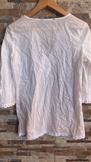 Blusa blanca bordada