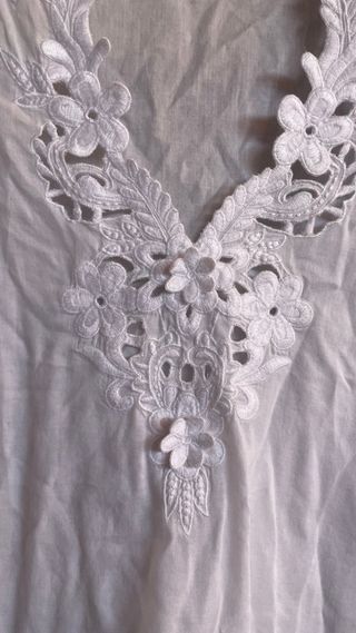 Blusa blanca bordada