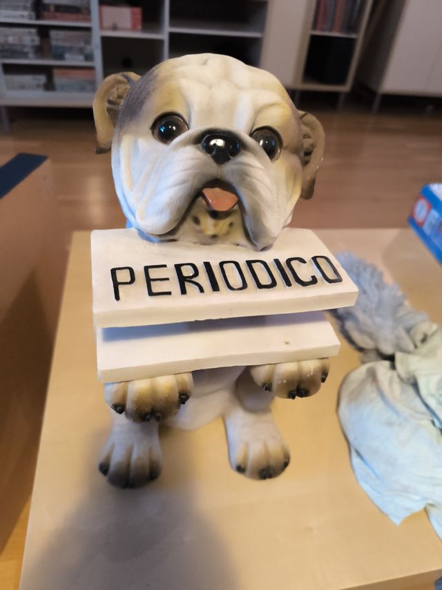 Revistero Bulldog Francés Periodico