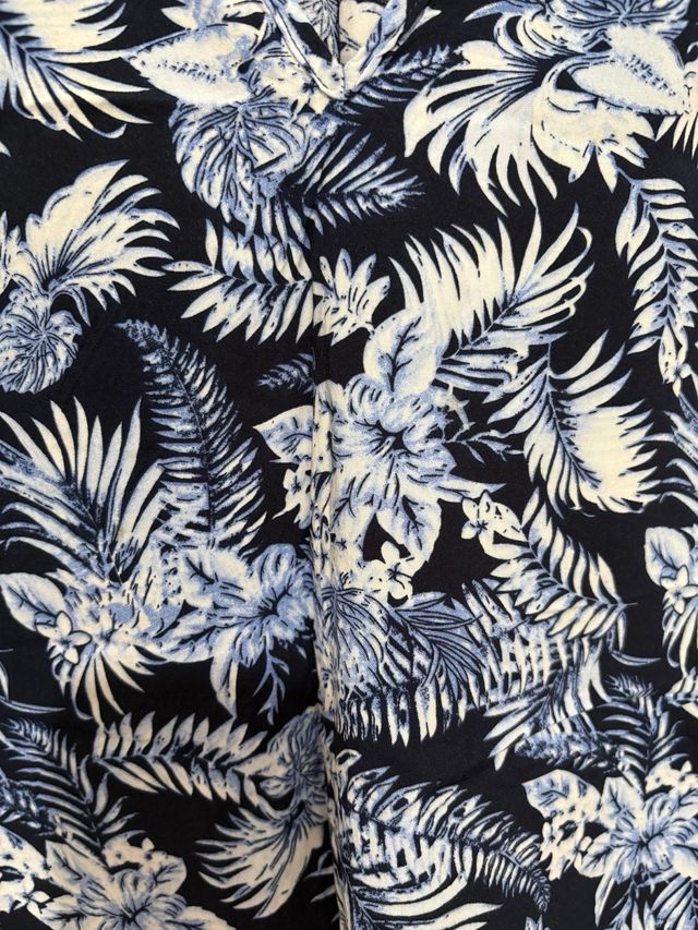 Camisa de mujer con estampado floral