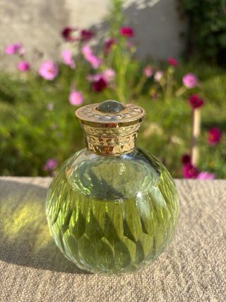 Bottiglie di profumo e miniature per collezionisti