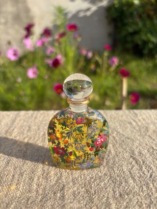 Bottiglie di profumo e miniature per collezionisti