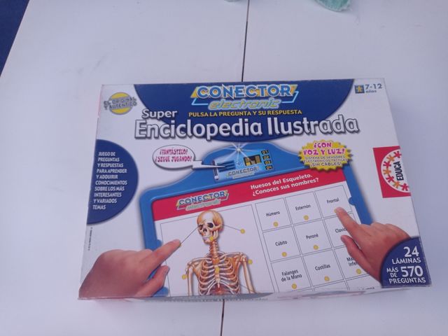 Conector Electronic Enciclopedia Ilustrada