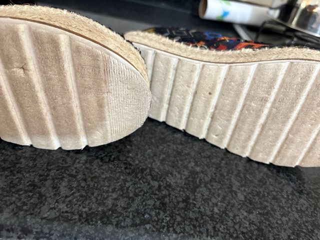 Zapatos de plataforma con estampado