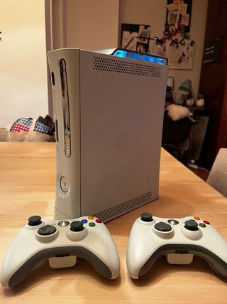 Xbox 360 + 3 Mandos + 2 Micrófonos + 10 Juegos