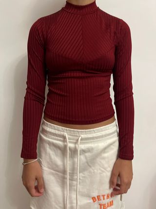 Camiseta burdeos ajustada de manga larga