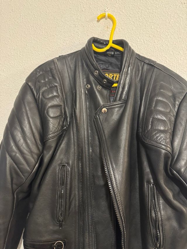 Chaqueta Biker Cuero Vintage Negra